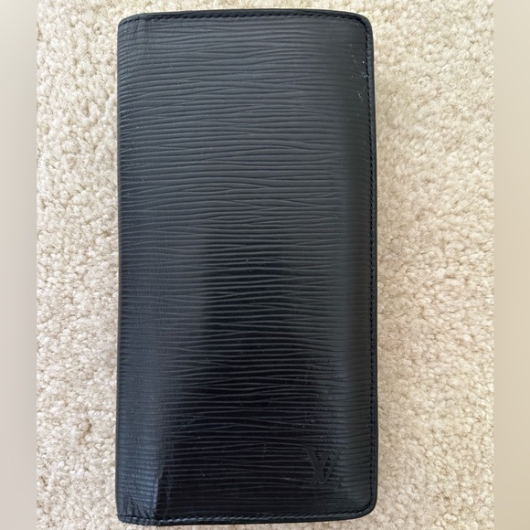 Pre loved authentic Louis Vuitton Epi black wallet - Picture 1 of 2
